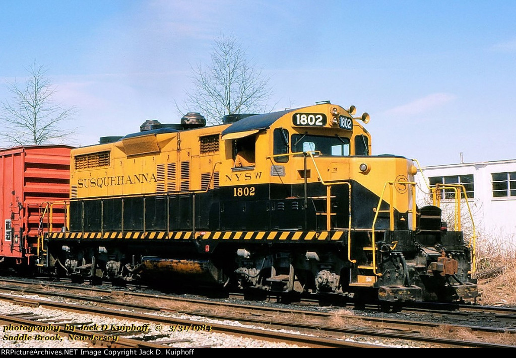 Susquehanna, NYS&W GP18 1802, at Saddle Brook, New Jersey. March 31, 1984. 